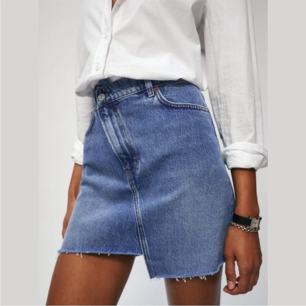 Reformation Jeans Ellie Asymmetric Denim Mini Skirt in Seneca Blue Size 27 - Picture 3 of 9